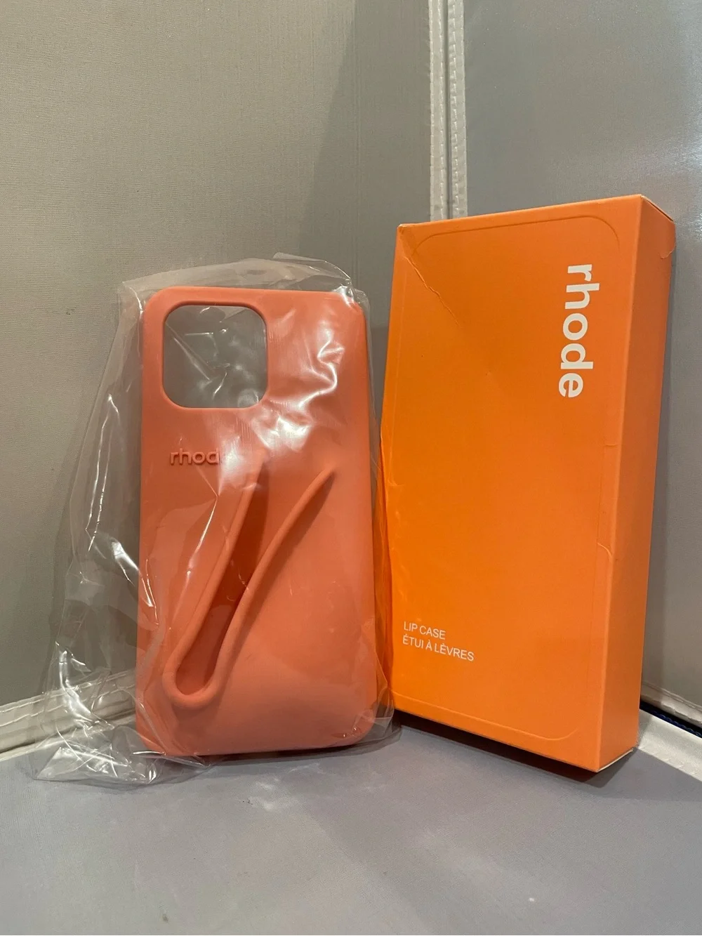 NIB Rhode Auth Silicone iPhone 15 Pro Max Phone Peptide Lip Case Peach Pit R $38